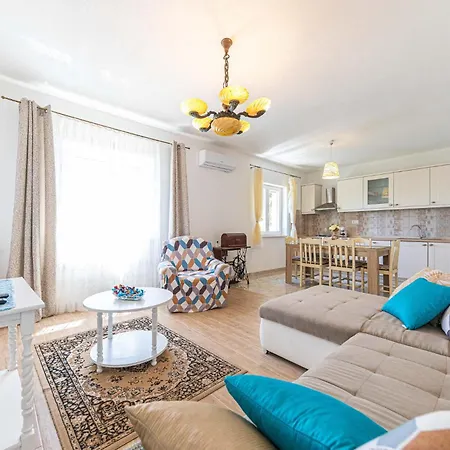 In Kastel Novi With Kitchen