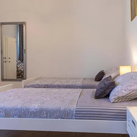Ferienhaus 4 Bedroom In Kastel Novi *