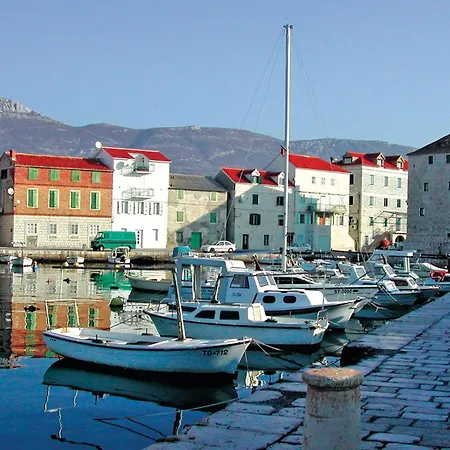 Prázdninový dům In Kastel Novi With Kitchen Kaštela