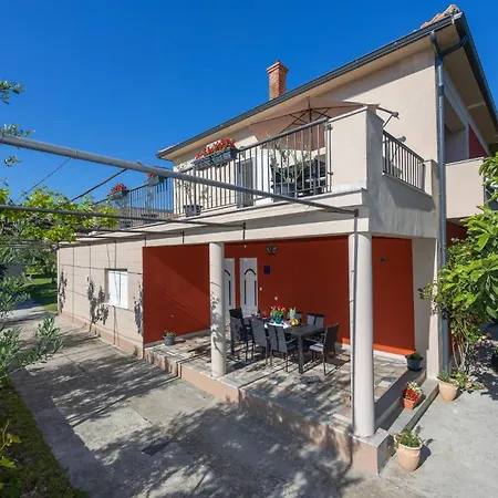 In Kastel Novi With Kitchen Prázdninový dům Kaštela