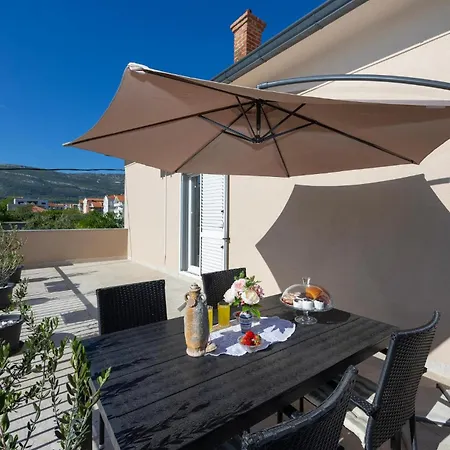 In Kastel Novi With Kitchen *